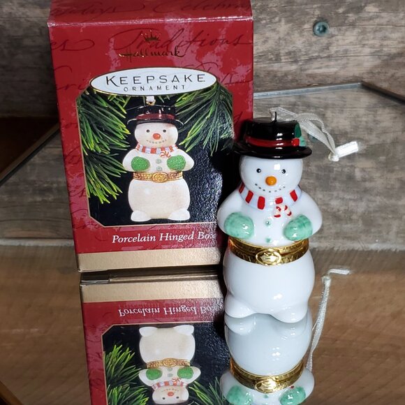 1997 Hallmark Keepsake Ornament - Snowman Porcelain Hinged Box. - Picture 5 of 8